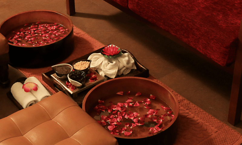 Traditional Ayurveda massage therapy provided by a professional therapist in Delhi